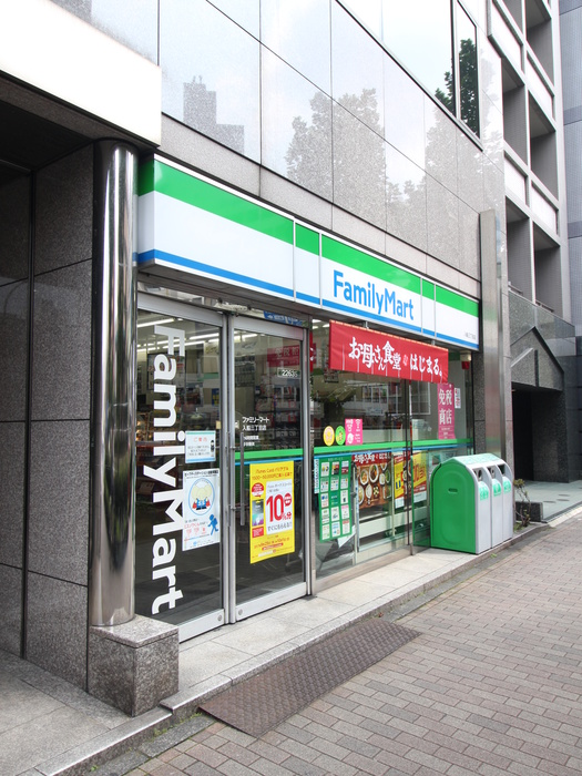 コンビニ　ファミリーマート（コンビニ）まで160m