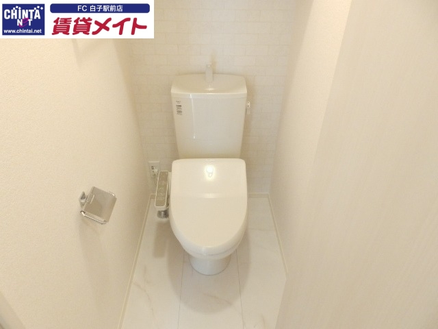 トイレ　同型参考写真