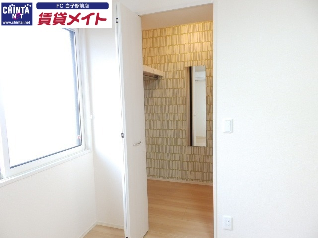 収納　同型参考写真