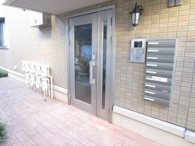 エントランス　オートロック付きエントランス