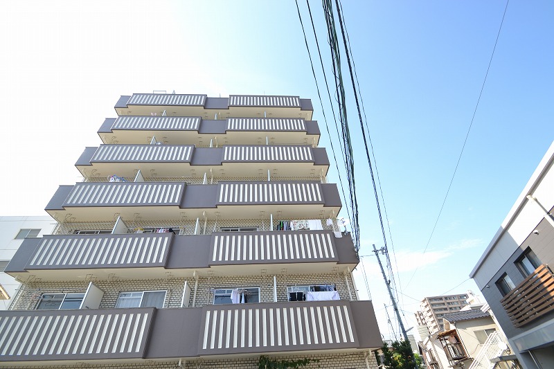 岡山市北区鹿田町のマンションの建物外観