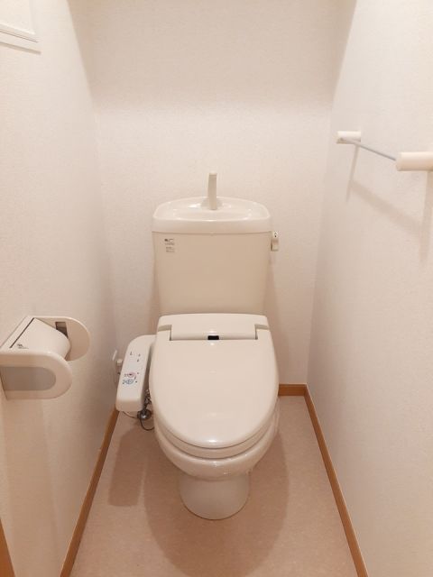 【ヴィラ・サニーサイドのトイレ】