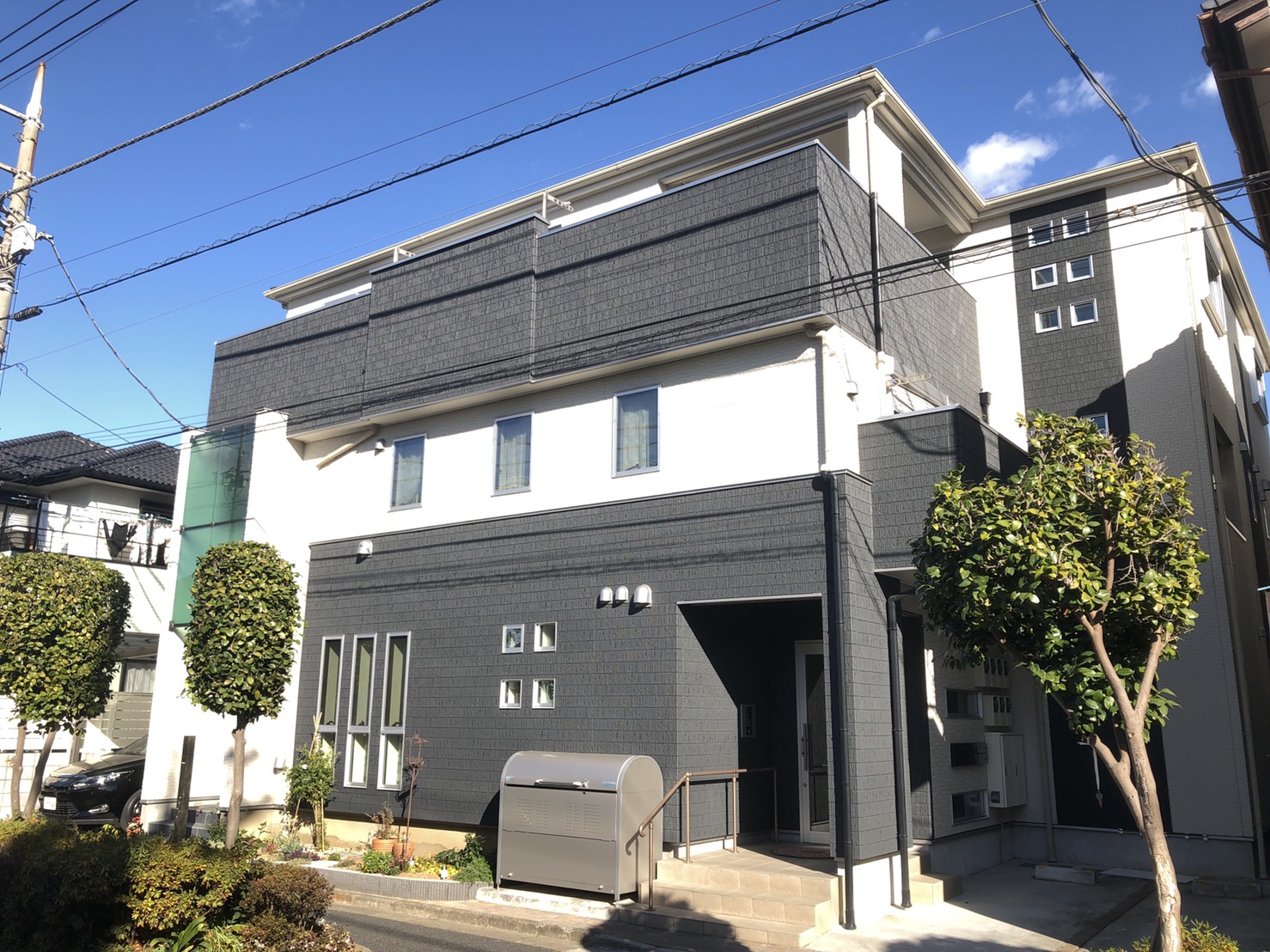 建物外観　お洒落なガラスを使ったモダンな外観。