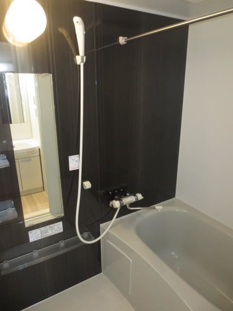 バス・シャワールーム　別号室の参考写真