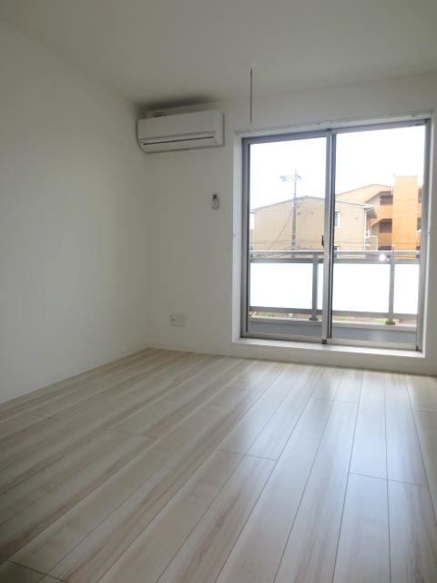 居室・リビング　別号室の参考写真