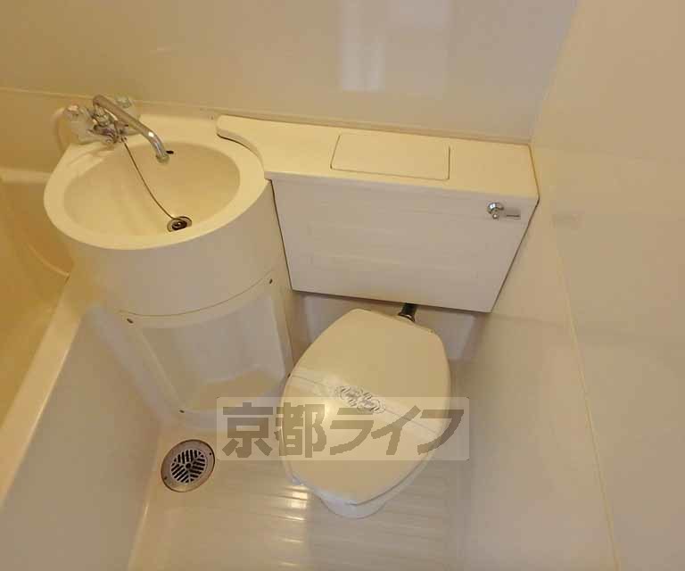 トイレ　お掃除も忘れずに