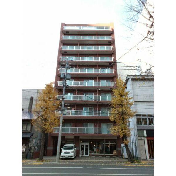 札幌市中央区南三条西のマンションの建物外観