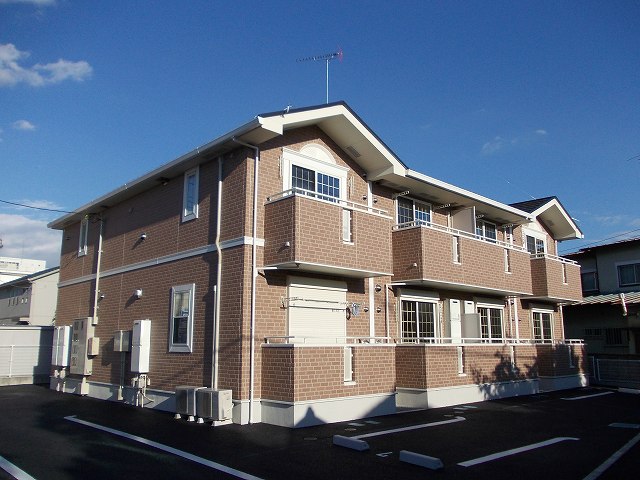栃木市富士見町のアパートの建物外観
