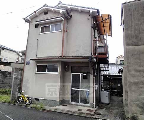 八条内田町３８－１９貸家の建物外観