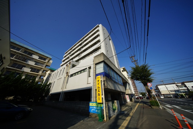 【下関市秋根本町のマンションの建物外観】