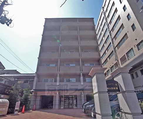 京都市中京区西ノ京南原町のマンションの建物外観