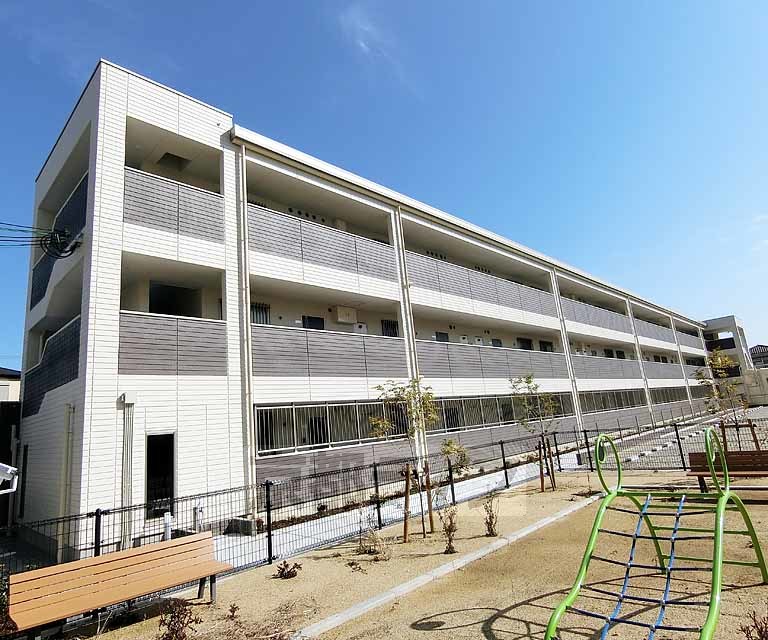 乙訓郡大山崎町字円明寺のマンションの建物外観