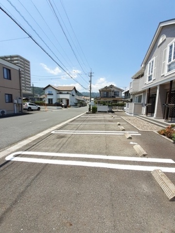 【大竹市西栄のアパートの駐車場】