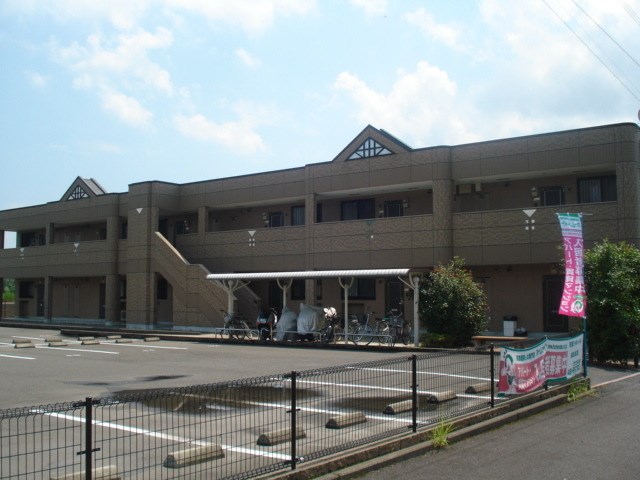 【姶良市東餅田のアパートの駐車場】