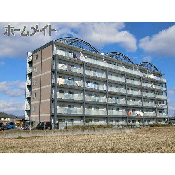 【マンションエルガーデンの建物外観】