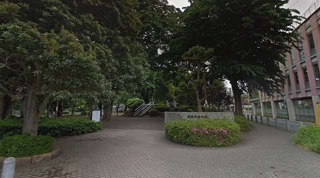 【立川市富士見町のマンションの公園】