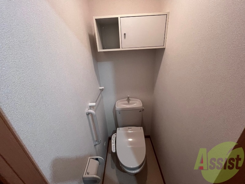 トイレ　トイレはウォシュレット付きです。シャワートイレは嬉しいですね
