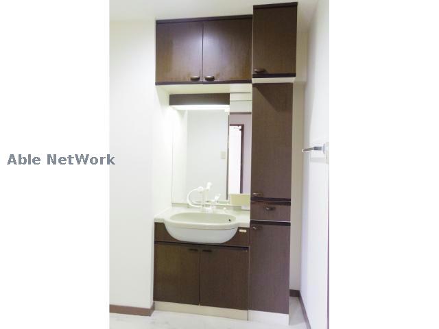 洗面設備　※同物件別部屋の写真です。