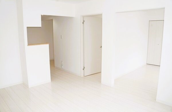 居室・リビング　別号室の写真です。