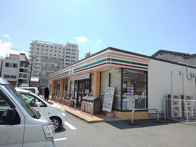 コンビニ　セブンイレブン三原港町店（コンビニ）まで950m
