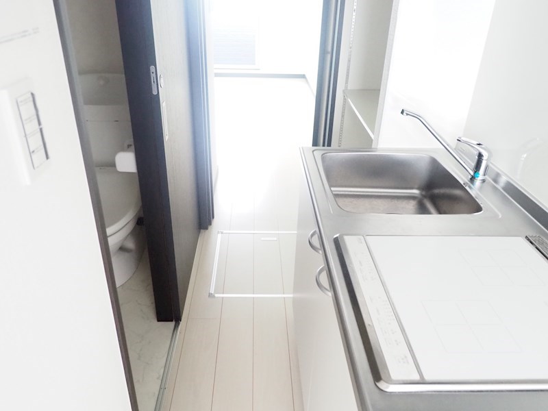 居室・リビング　同建物の別部屋の写真です。