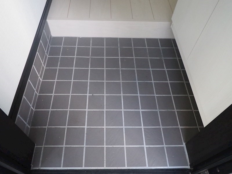 玄関　同建物の別部屋の写真です。