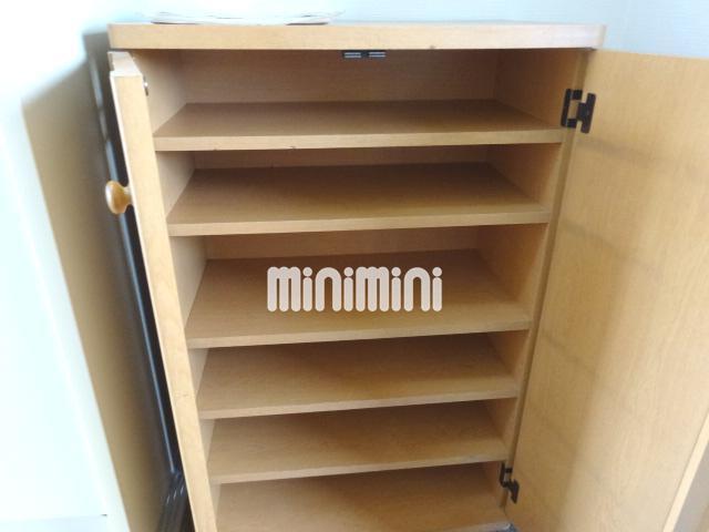 収納　たくさん靴があっても十分な収納スペースがあります