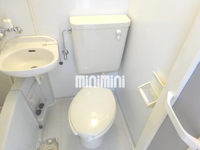 トイレ　ユニットタイプなので掃除が楽です