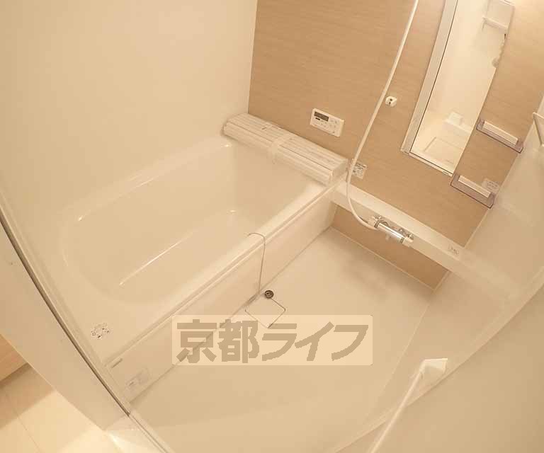 バス・シャワールーム　ゆったり足が伸ばせます。