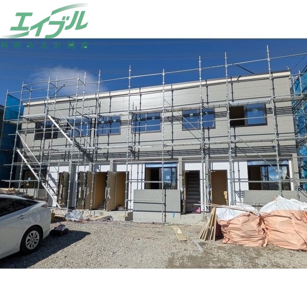 駐車場　建築中