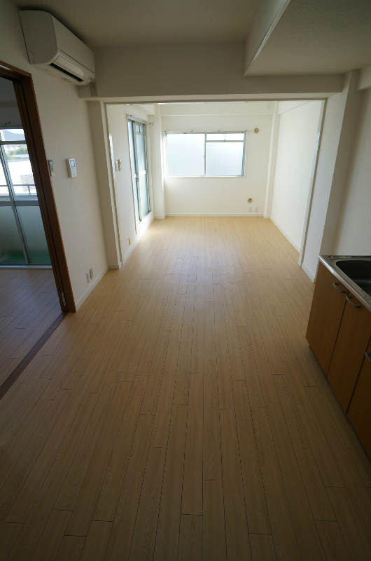 居室・リビング　リビングは２面窓付きです。