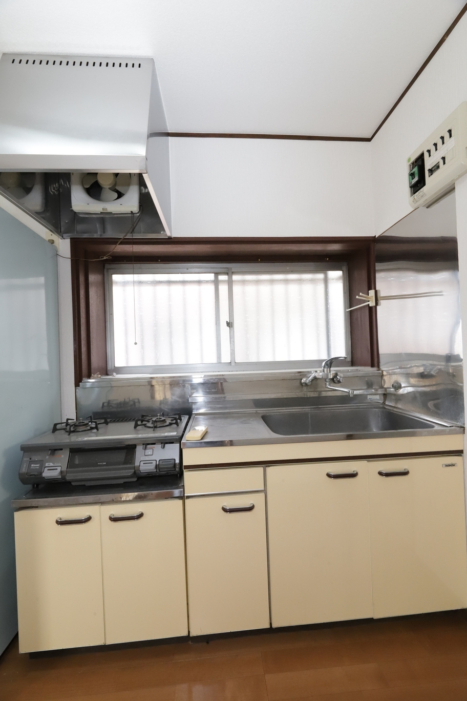 キッチン　温度・水量調整に便利なシングルレバーの水栓です