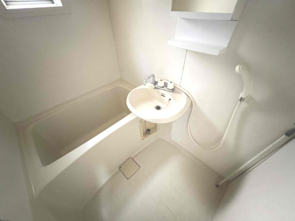 バス・シャワールーム　お風呂です