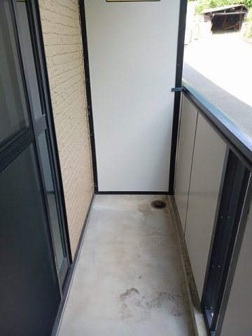 バルコニー　バルコニーからの眺めを楽しみながら食事をしませんか