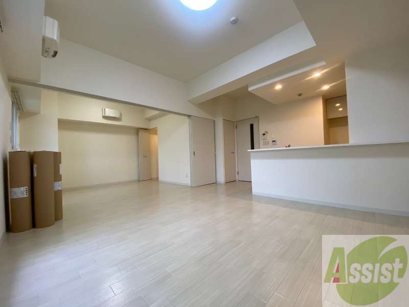 居室・リビング　広くてキレイなお部屋が広がっていて、充実した生活が送れそう。