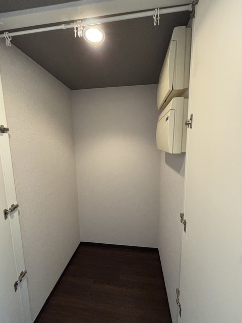 収納　洋室８．５畳　収納