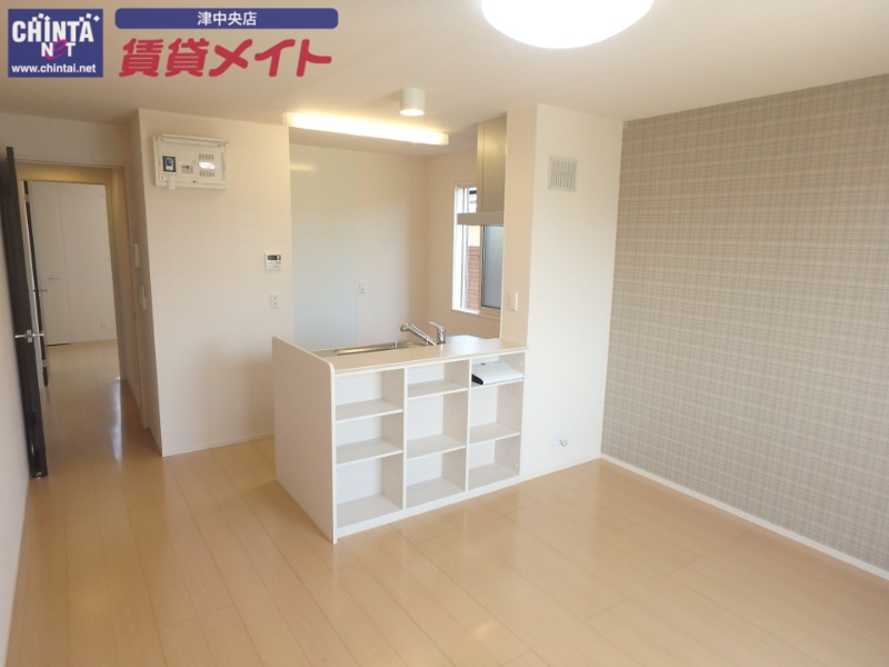 居室・リビング　別部屋参考写真です