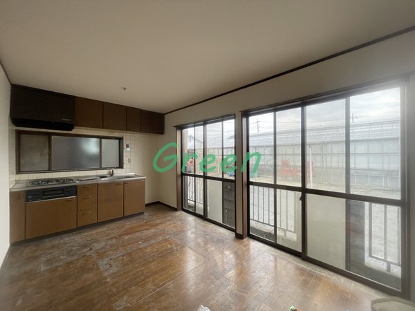 居室・リビング　清掃前