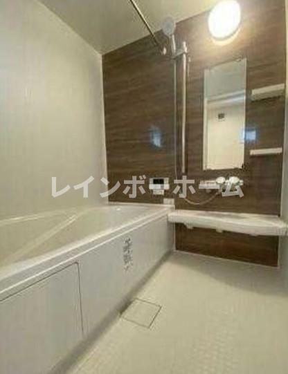 バス・シャワールーム　落ち着いた空間のお風呂です