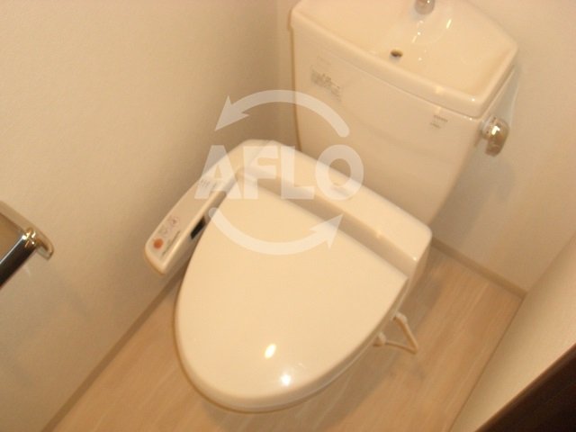 トイレ　プロシード大阪ＷＥＳＴアドリア　温水洗浄便座