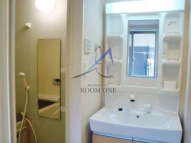 洗面設備　独立洗面台です。