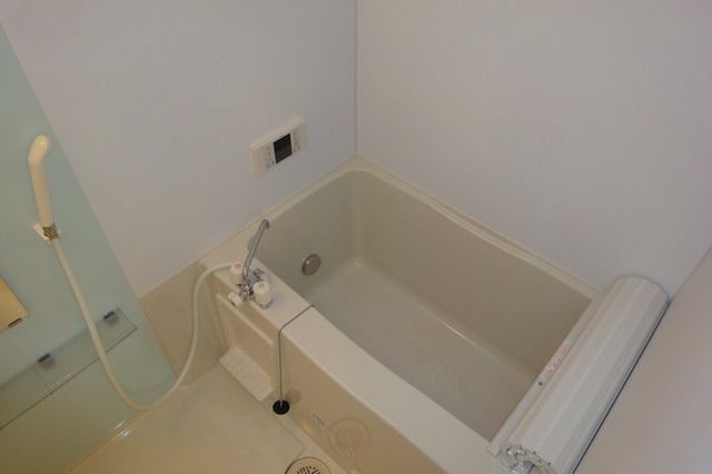 バス・シャワールーム　追い焚き可能なバスルーム