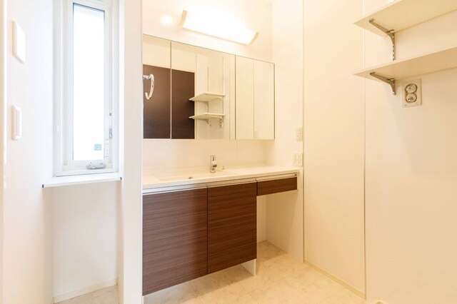 洗面設備　１０５・洗面所