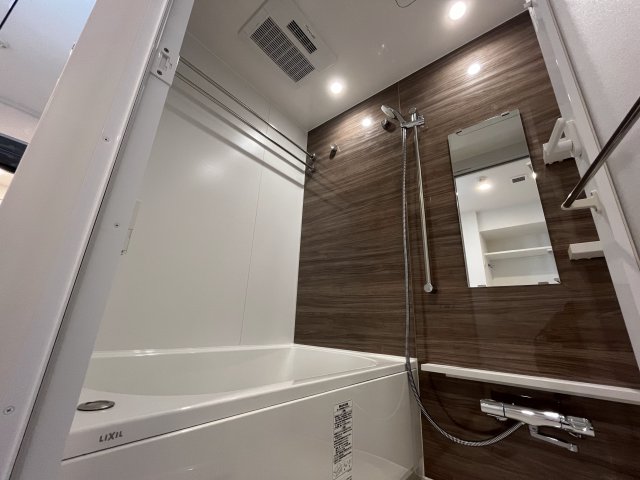 バス・シャワールーム　お風呂で日々の疲れを落としましょう