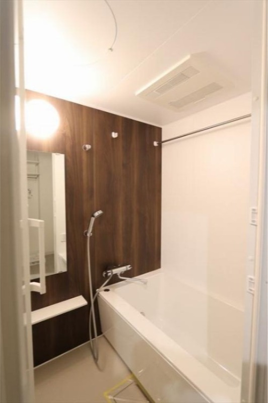 バス・シャワールーム　追い焚き機能付き♪