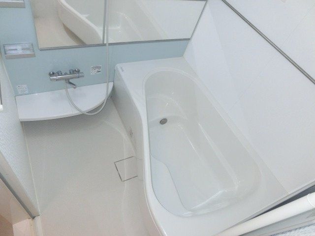 バス・シャワールーム　広めのお風呂でゆったりバスタイム