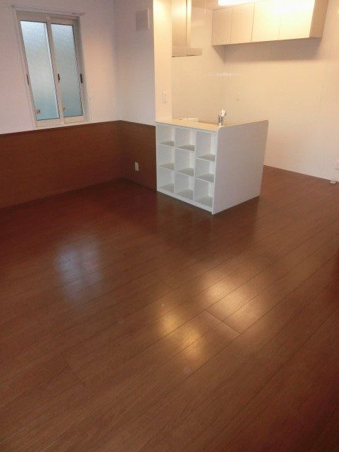 居室・リビング　反対側からの居室