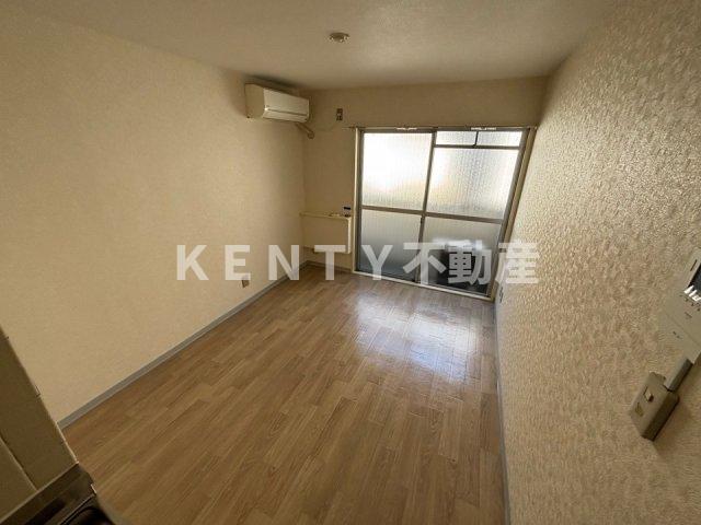 居室・リビング　こちらの居間で趣味の時間をお楽しみください