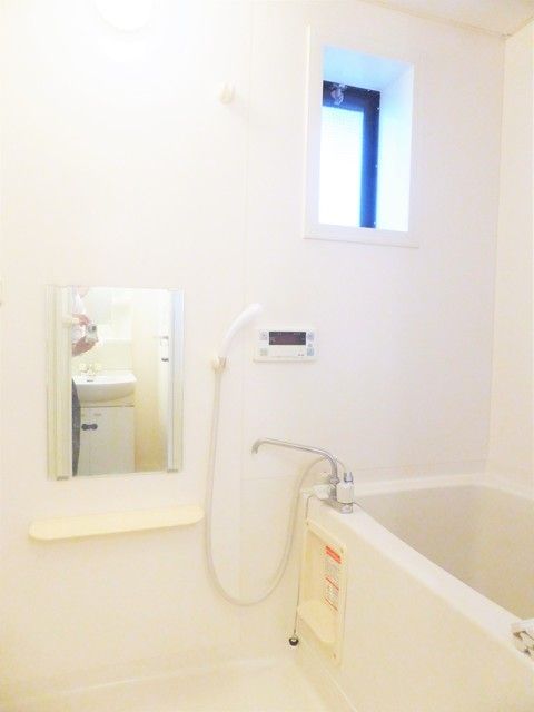 バス・シャワールーム　別部屋の参考写真です。