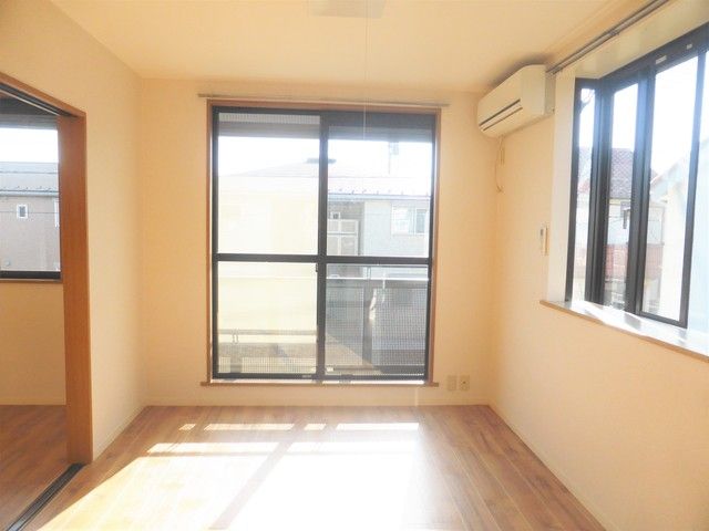 居室・リビング　別部屋の参考写真です。